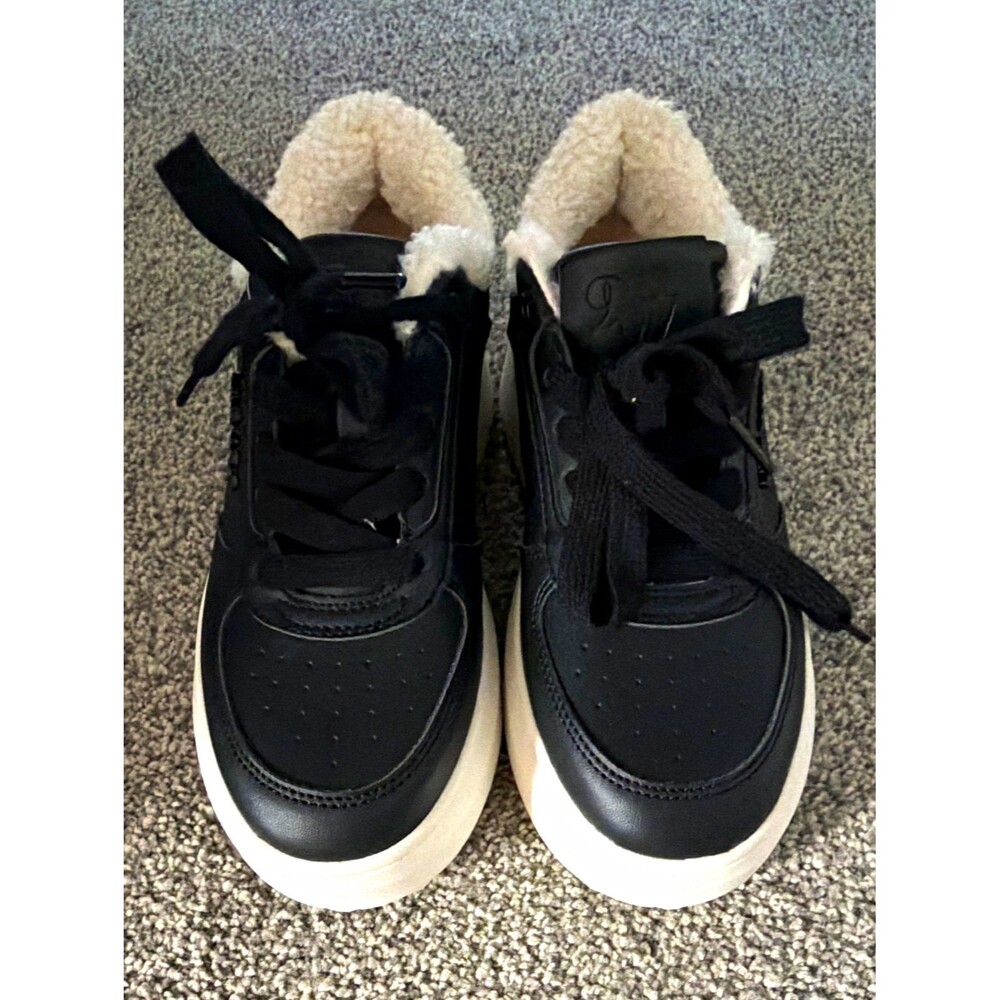 Nine West Women's Low Top Lace Up Sneakers Faux Shearling Lined Size 6 1/2 NWT
